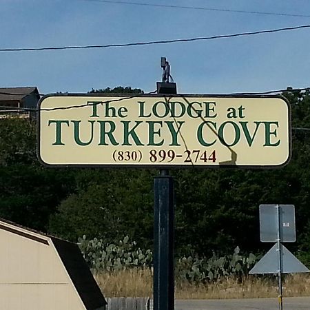 Lodge At Turkey Cove Canyon Lake Exterior photo